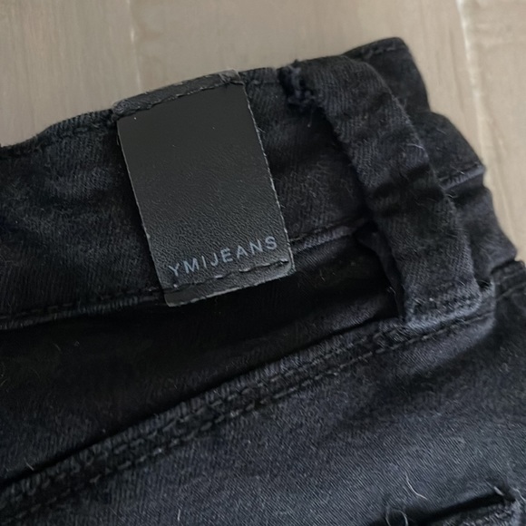 YMI black high wasted cuffed shorts - Picture 5 of 10